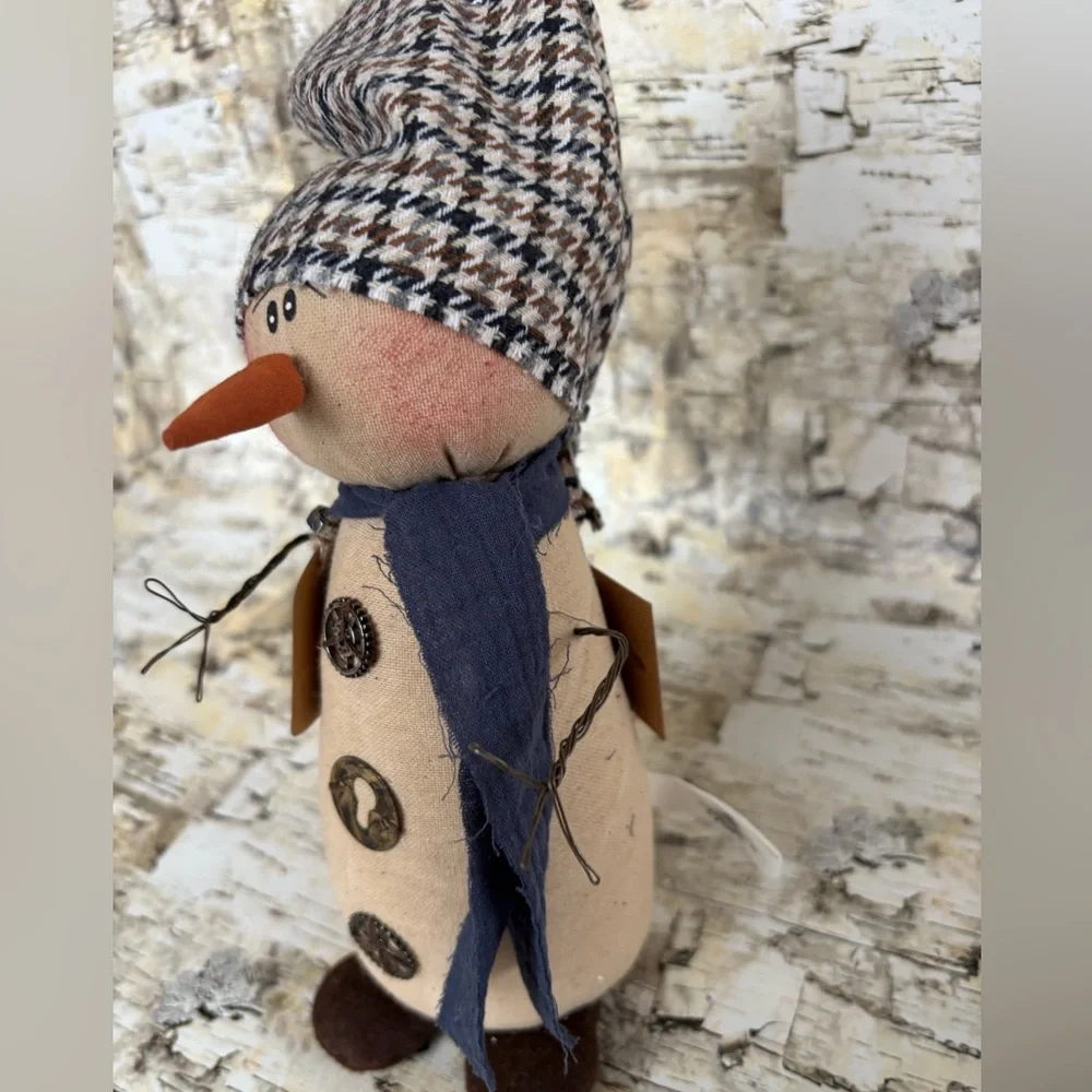 Charming “Corey the Snowman” figurine with Blue Scarf - Picture 2 of 9